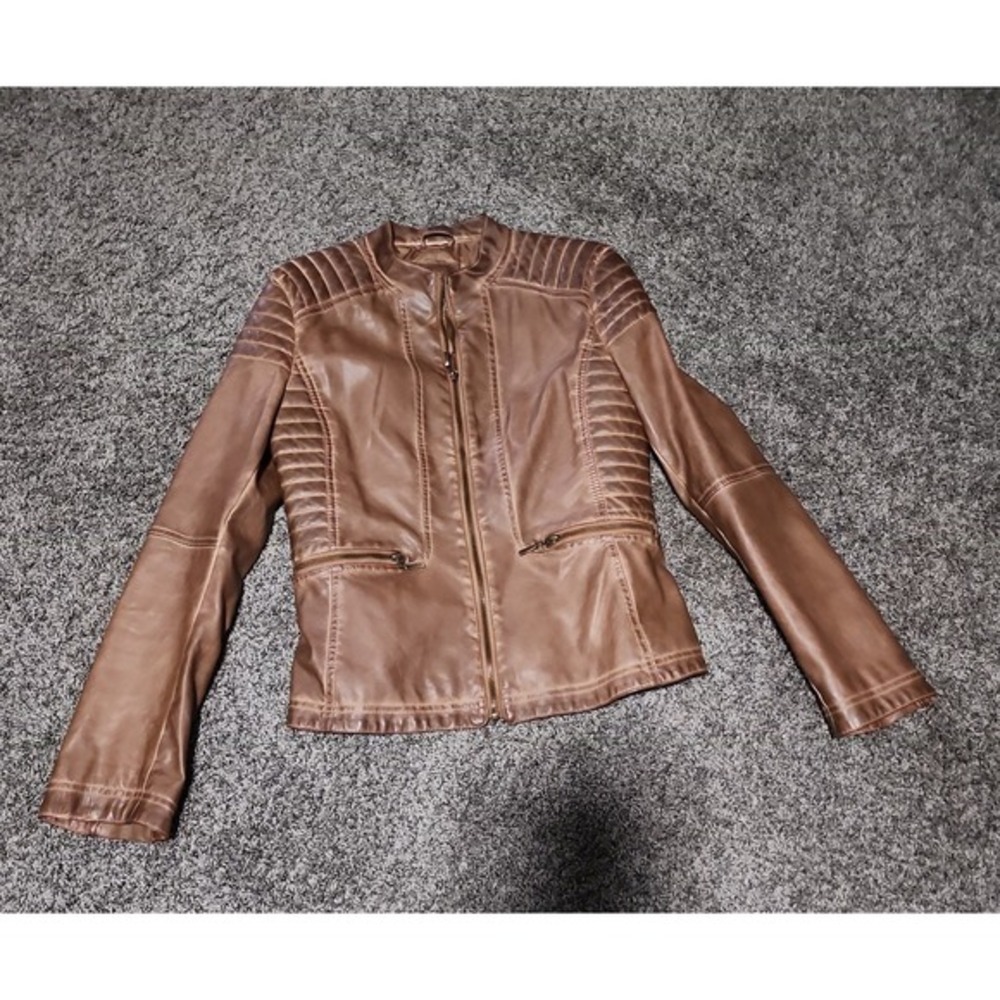 Jacket‎